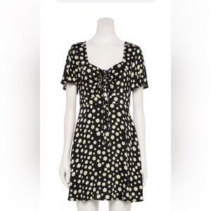 Juniors' Rewind Short Sleeve Front Keyhole Cutout Skater Dress size Lrg